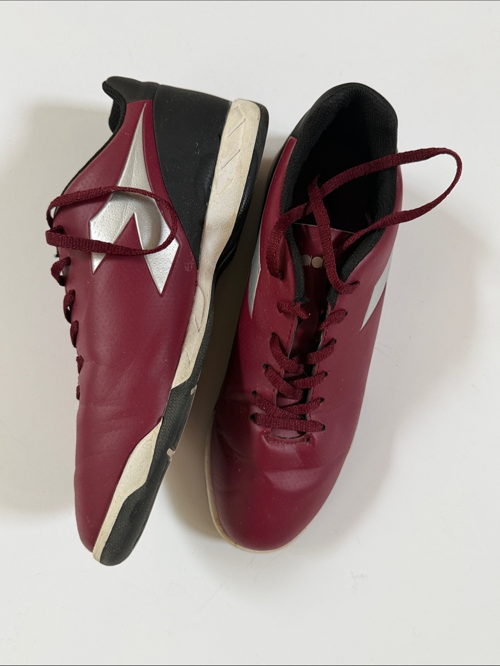 Diadora women’s indoor soccer shoes